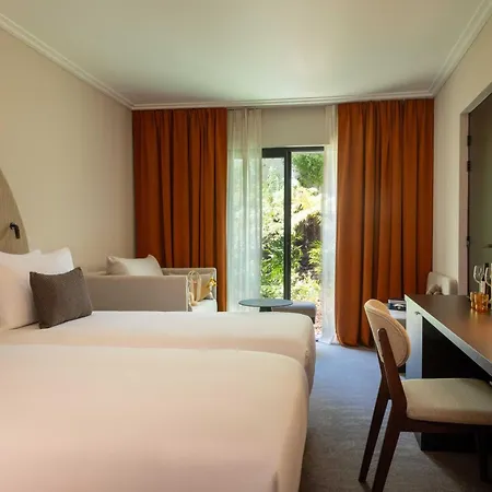Belinda & Hotel
