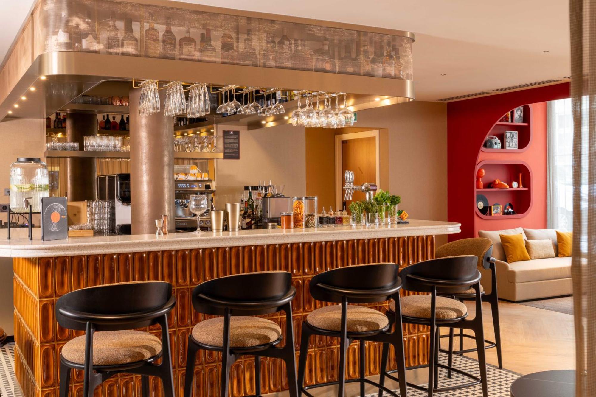 Belinda & Hotel Paris